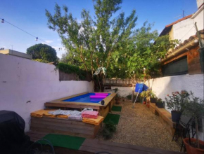 Maison de vacances au Chartreux - bassin et extérieur